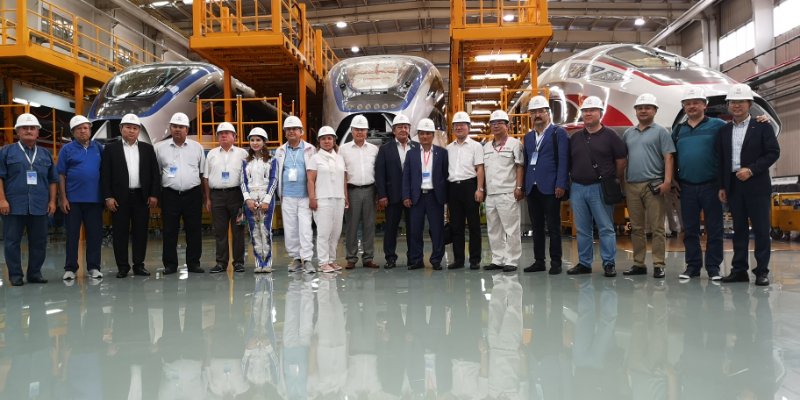 Депутаты посетили завод по производству скоростных поездов