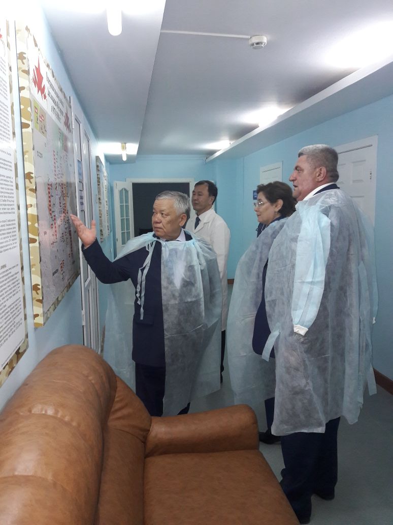 Депутаты посетили Центрально-клинический госпиталь для инвалидов и ветеранов ВОВ