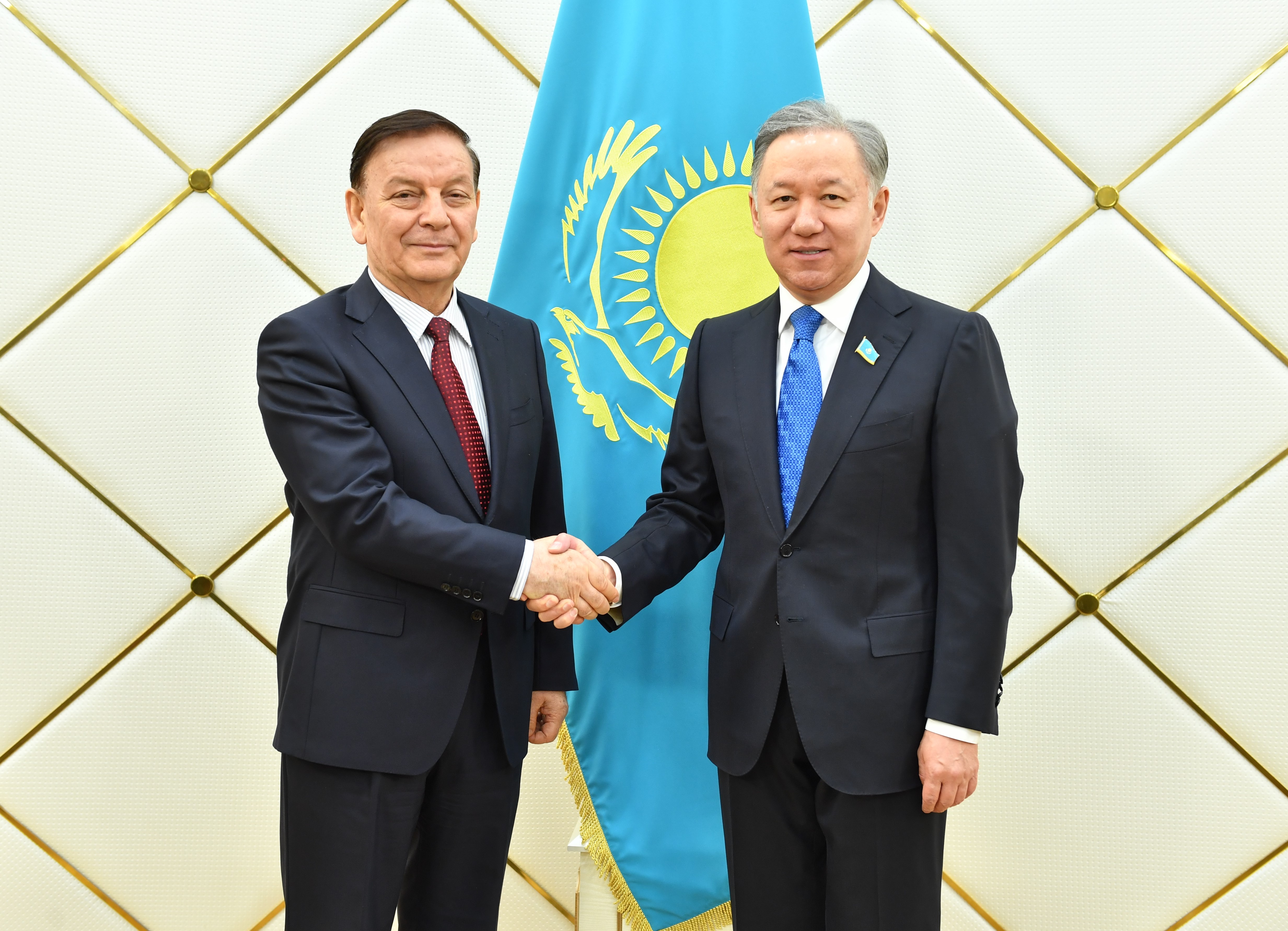 Н.Нигматулин встретился с вице-спикером парламента КНР А.Имингбахаем
