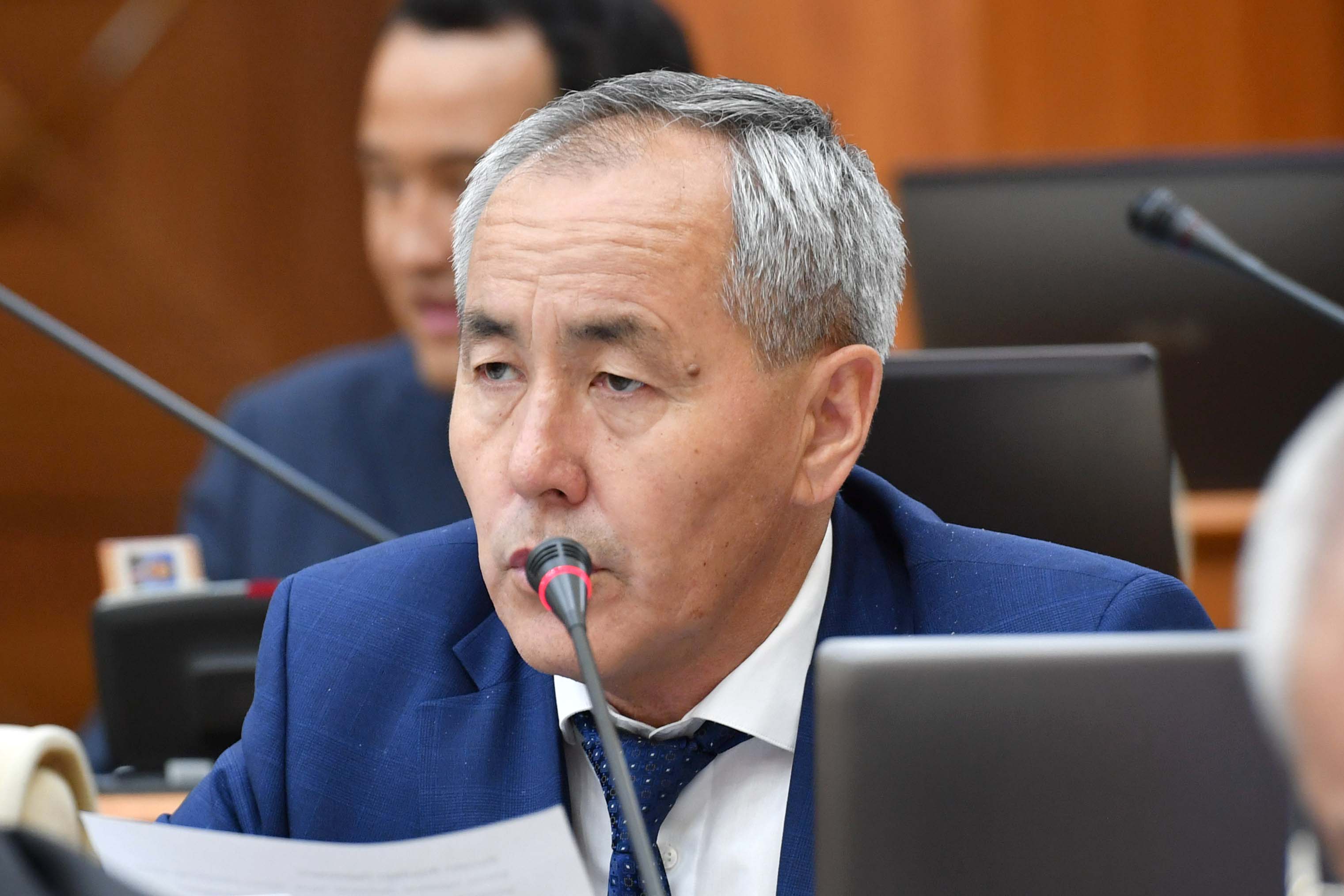 Депутат Е.Мамбетов огласил депутатский запрос на имя Министра здравоохранения РК