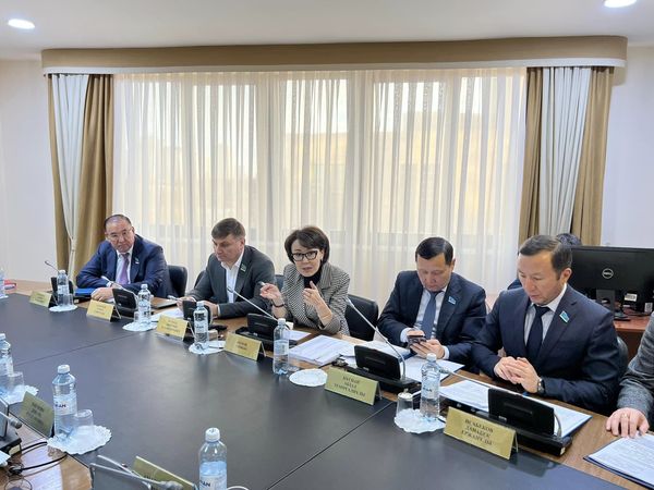 Сейсенбі комитет отырысы!