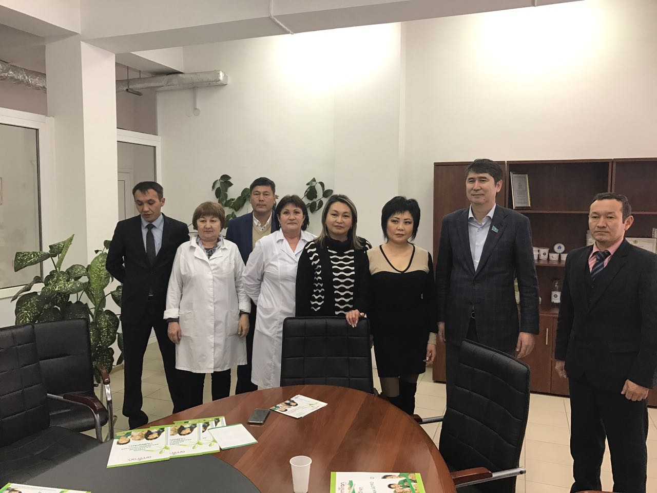 Ерлан Барлыбаев встретился с трудовым коллективом завода Казахской Академии Питания «Амиран» 