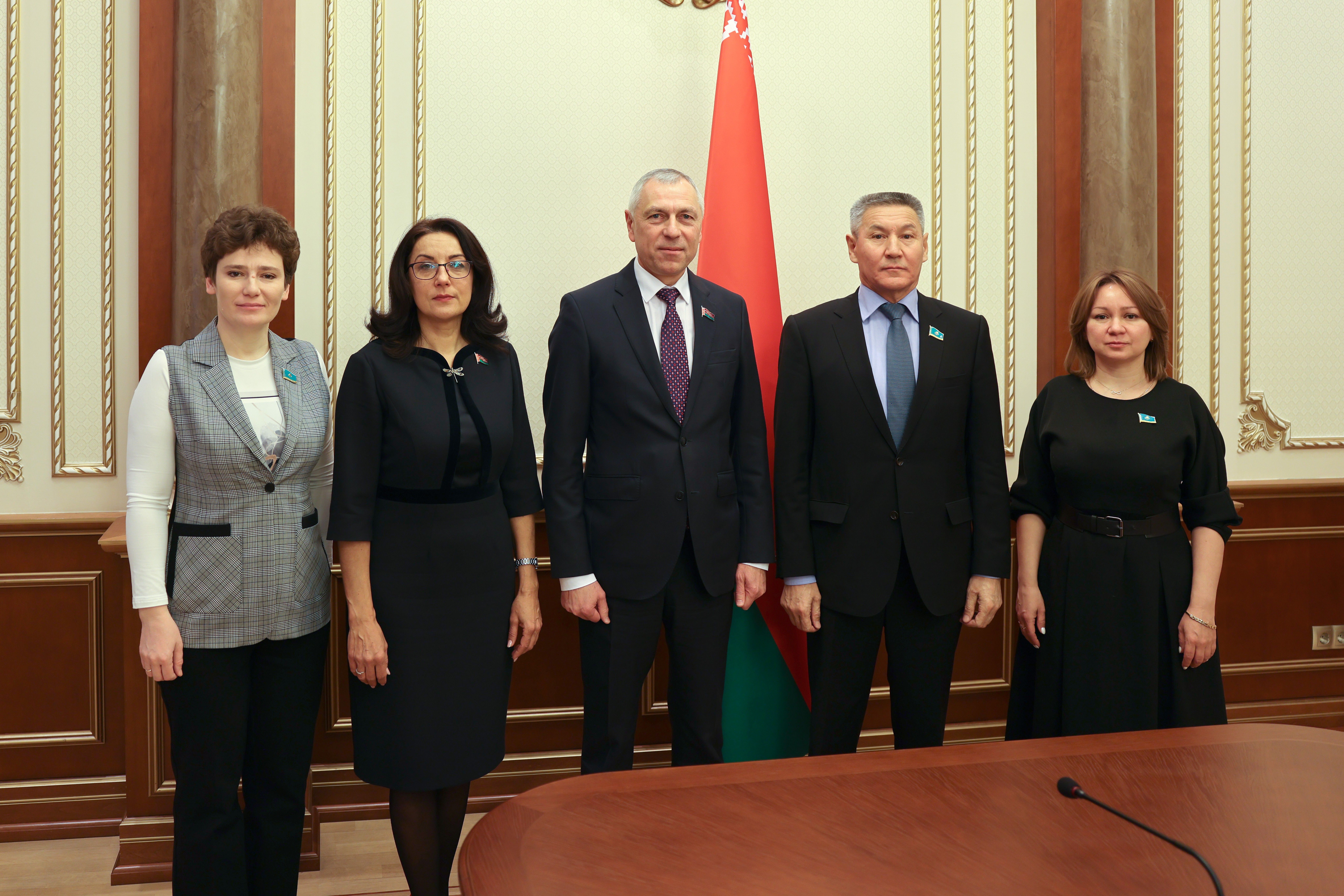 Совместно с депутатами Мажилиса Амангалий Бердалиным и Снежанной Имашевой с рабочим визитом посетили Национальное Собрание Беларуси.