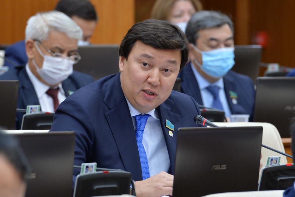 Состоялся Правительственный час Мажилиса Парламента Республики Казахстан, где обсуждались вопросы санитарно-эпидемиологической ситуации в стране.