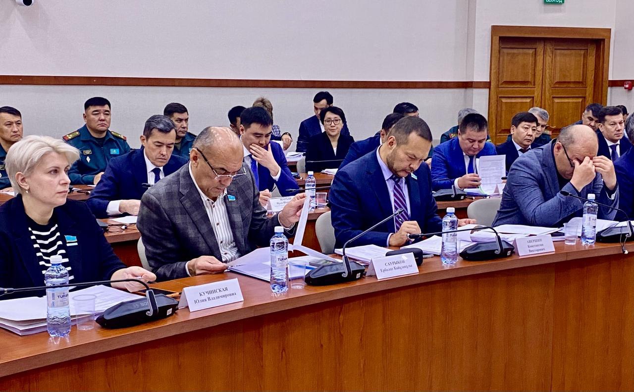 Халықаралық істер, қорғаныс және қауіпсіздік комитетінің отырысы.  "Қазақстан Республикасының кейбір заңнамалық актілеріне орман шаруашылығы және ерекше қорғалатын табиғи аумақтар мәселелері бойынша өзгерістер мен толықтырулар енгізу туралы" Қазақстан Рес