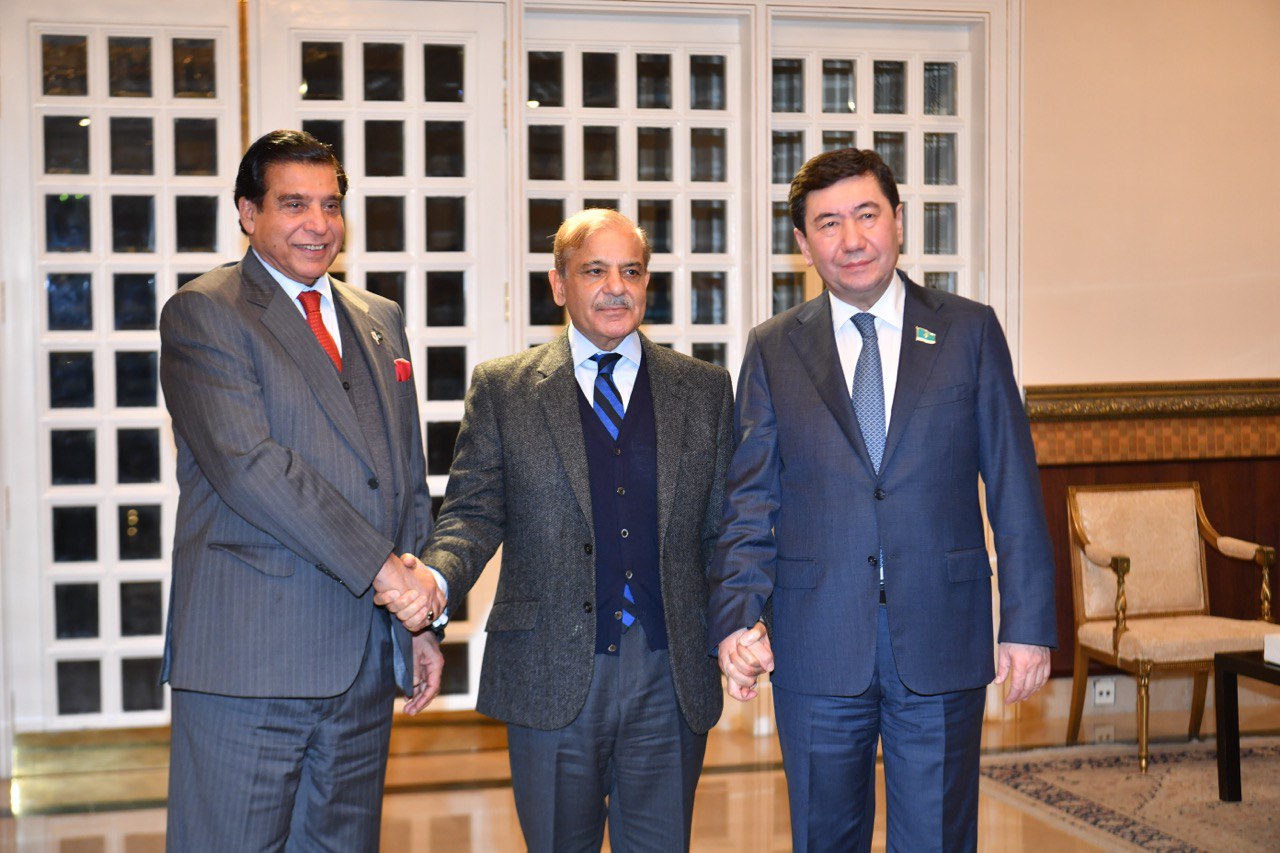 Председатель Мажилиса посетил Исламскую Республику Пакистан с официальным визитом 