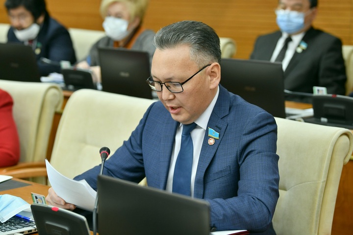 Мажилисмен: Креативную экономику в Казахстане некому будет создавать