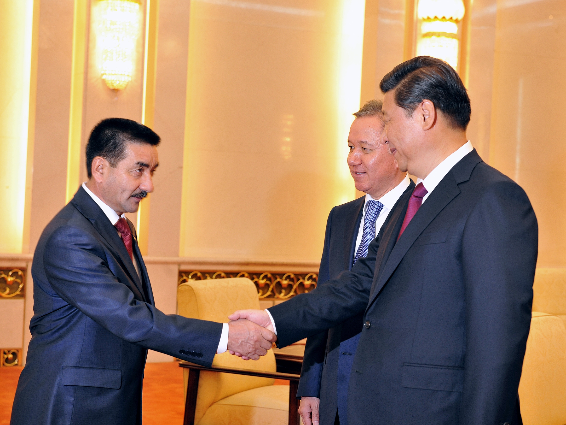 Председатель КНР Си Цзиньпин в Доме народных собраний встретился со спикером мажилиса Казахстана Нурланом Нигматулиным