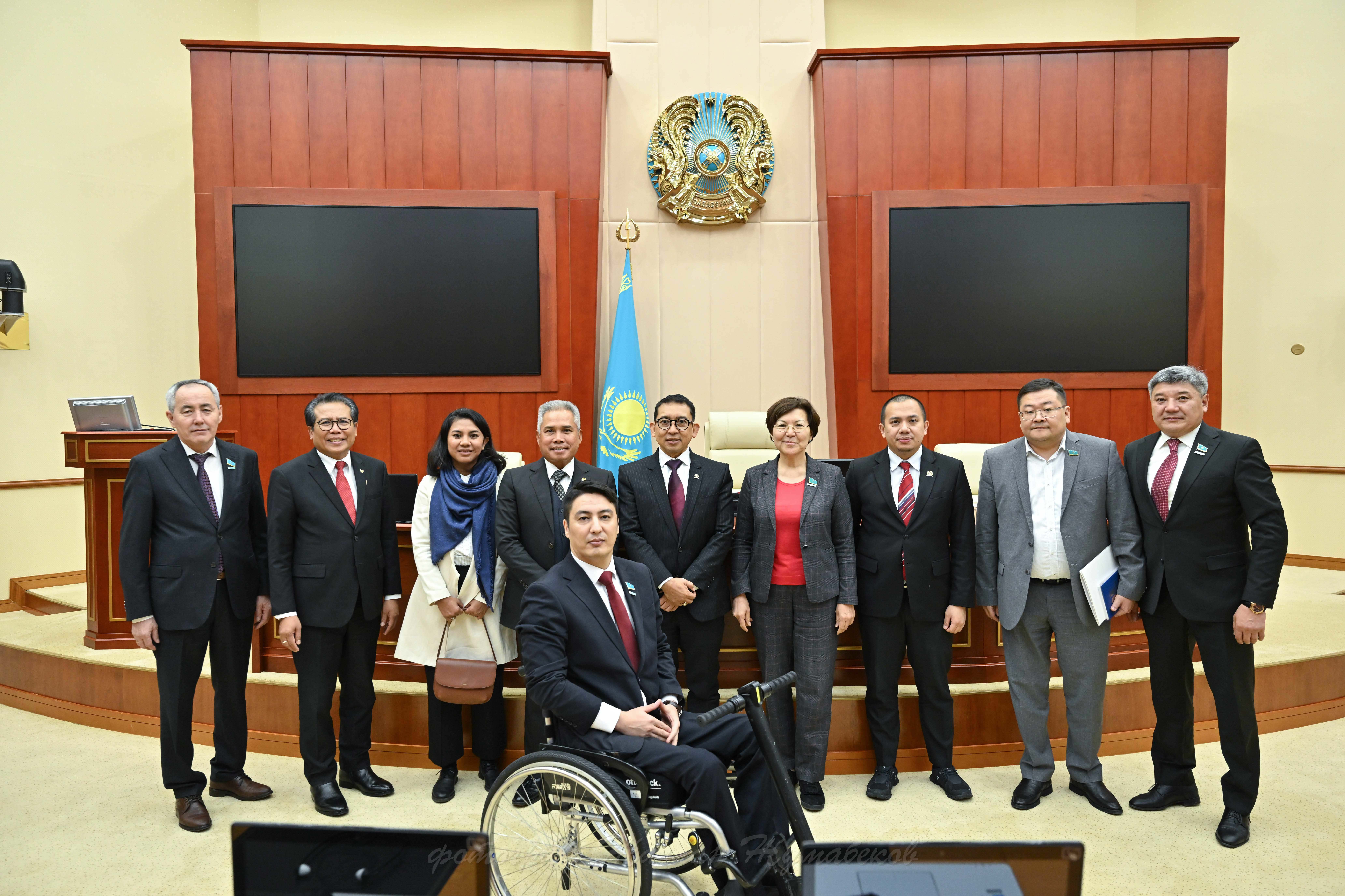 В Мажилисе обсудили направления сотрудничества между Казахстаном и Индонезией
