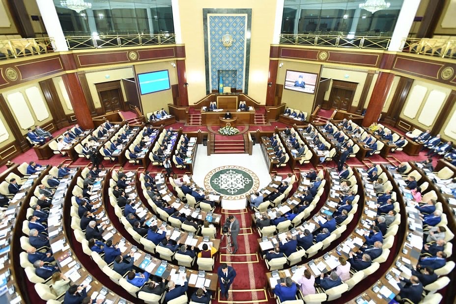 Парламент Палатарының бірлескен отырысында Үкімет пен Есеп комитетінің 2021 жылғы бюджет бойынша есептерін бекіттік