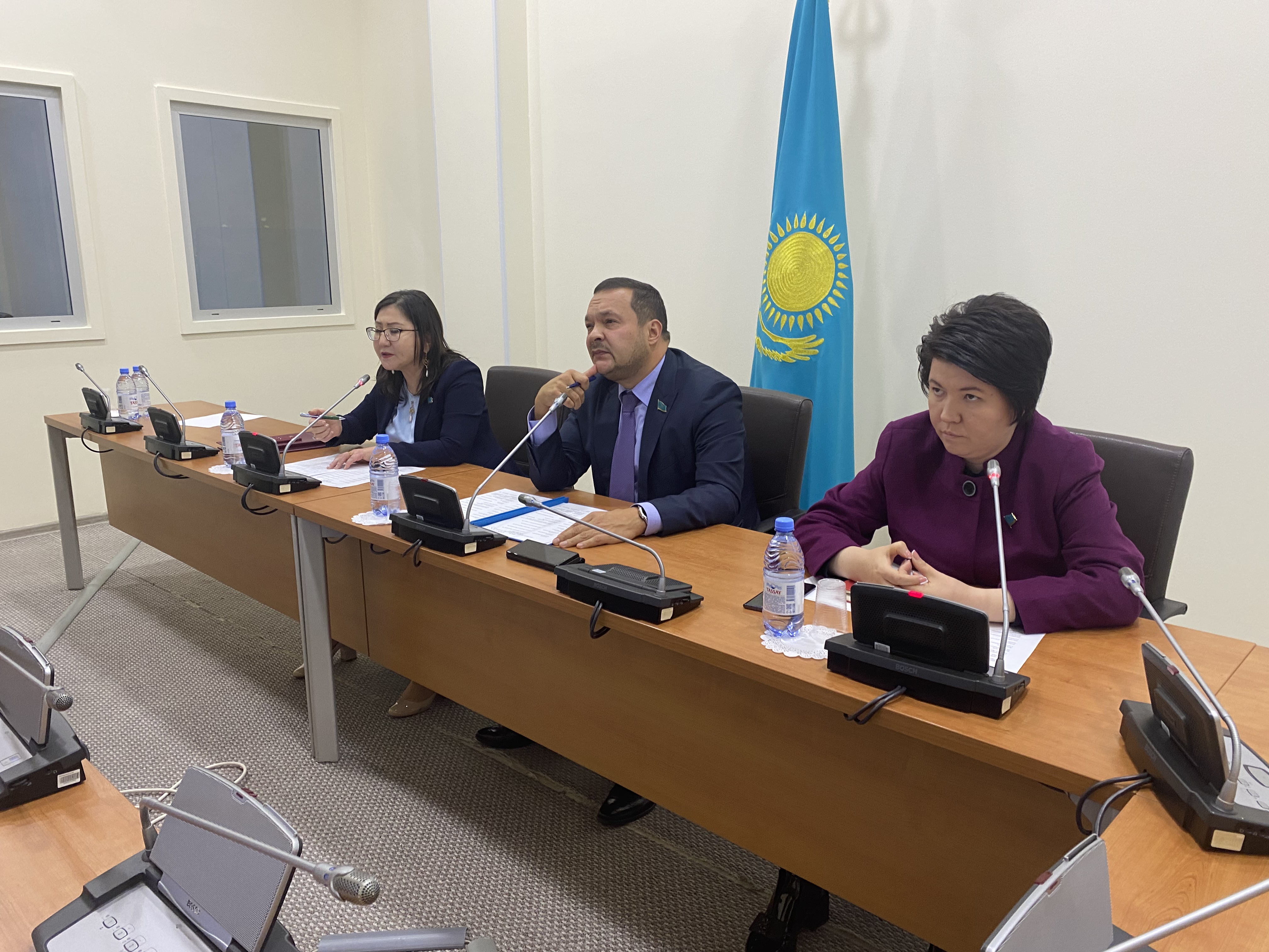 Алматы қ. РСК құрамына білім беру мектебін қайтару мәселесі бойынша жұмыс кеңесін өткіздік