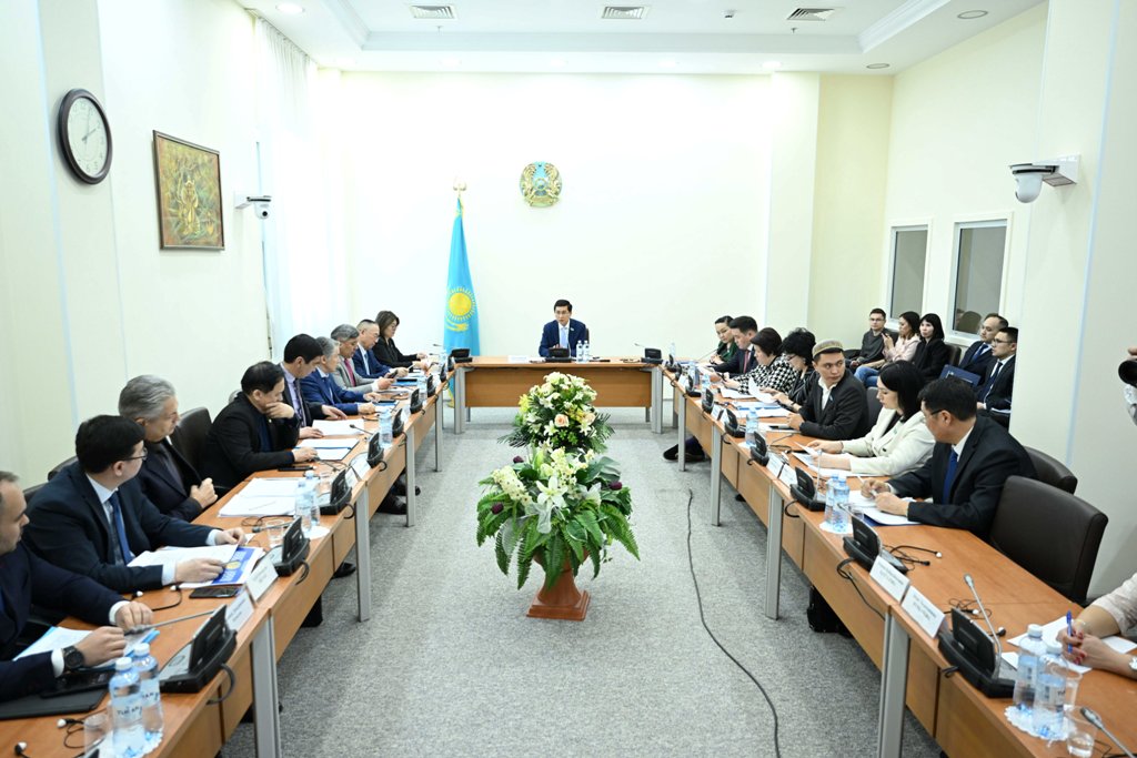 Комитеттің кеңейтілген отырысы 
