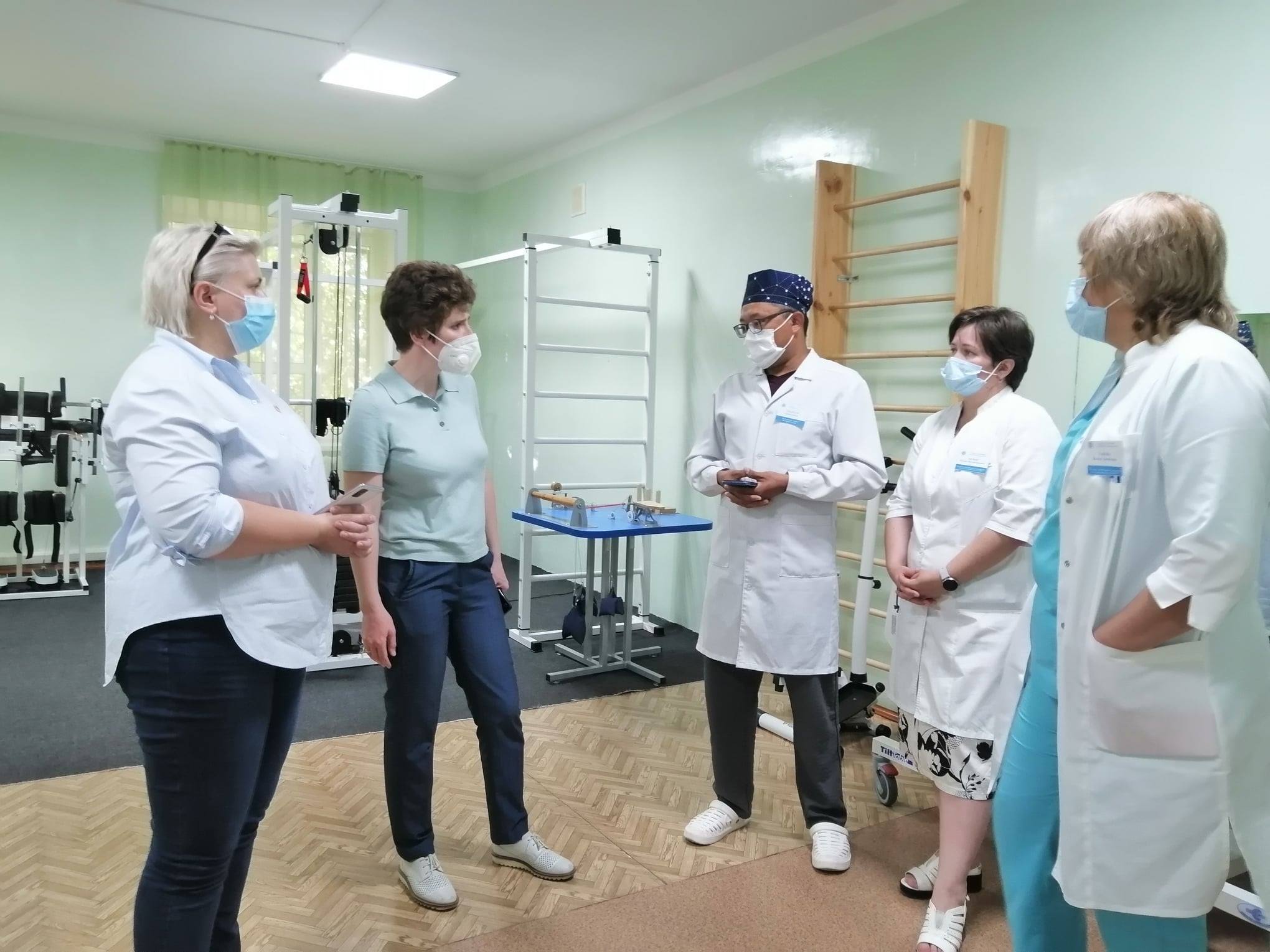 В Зерендинском районе Акмолинской области встретились с коллективом медицинских работников районной больницы.