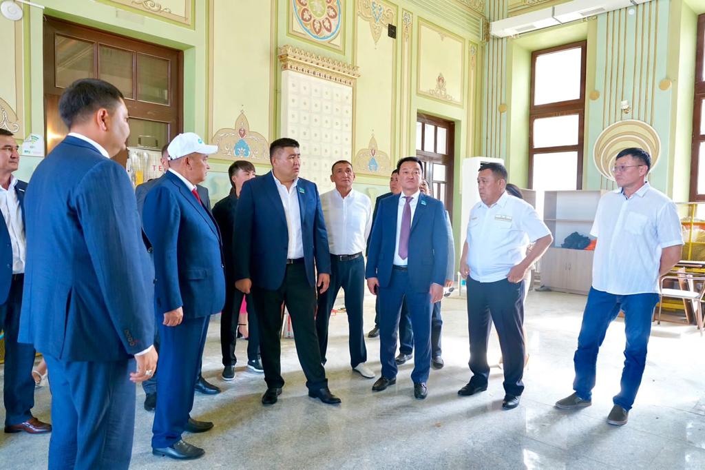 Руководитель Фракции партии «AMANAT» Бейсенбаев Е.С. посетил Туркестанскую область