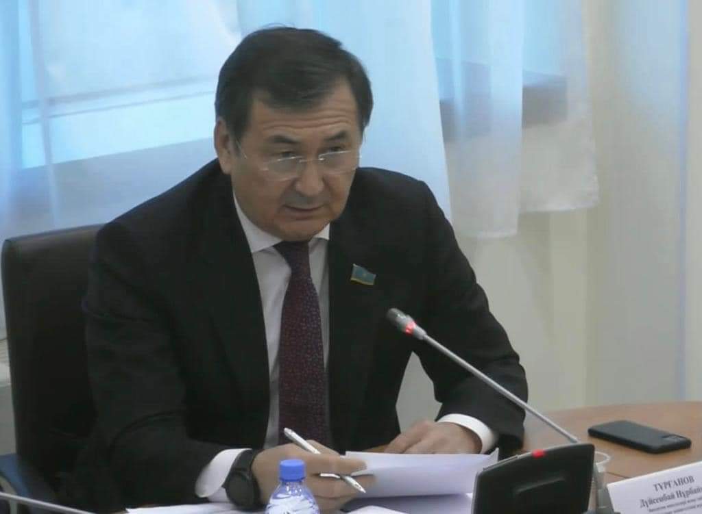 Провели презентацию проекта Закона иницированного  депутатами  по вопросам недр и недропользовании» 