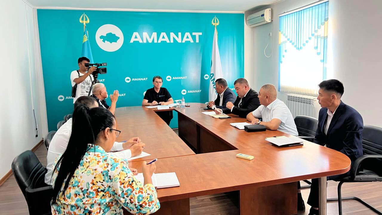 Әйтеке би кенті мен Қазалы қаласының арасындағы халық 