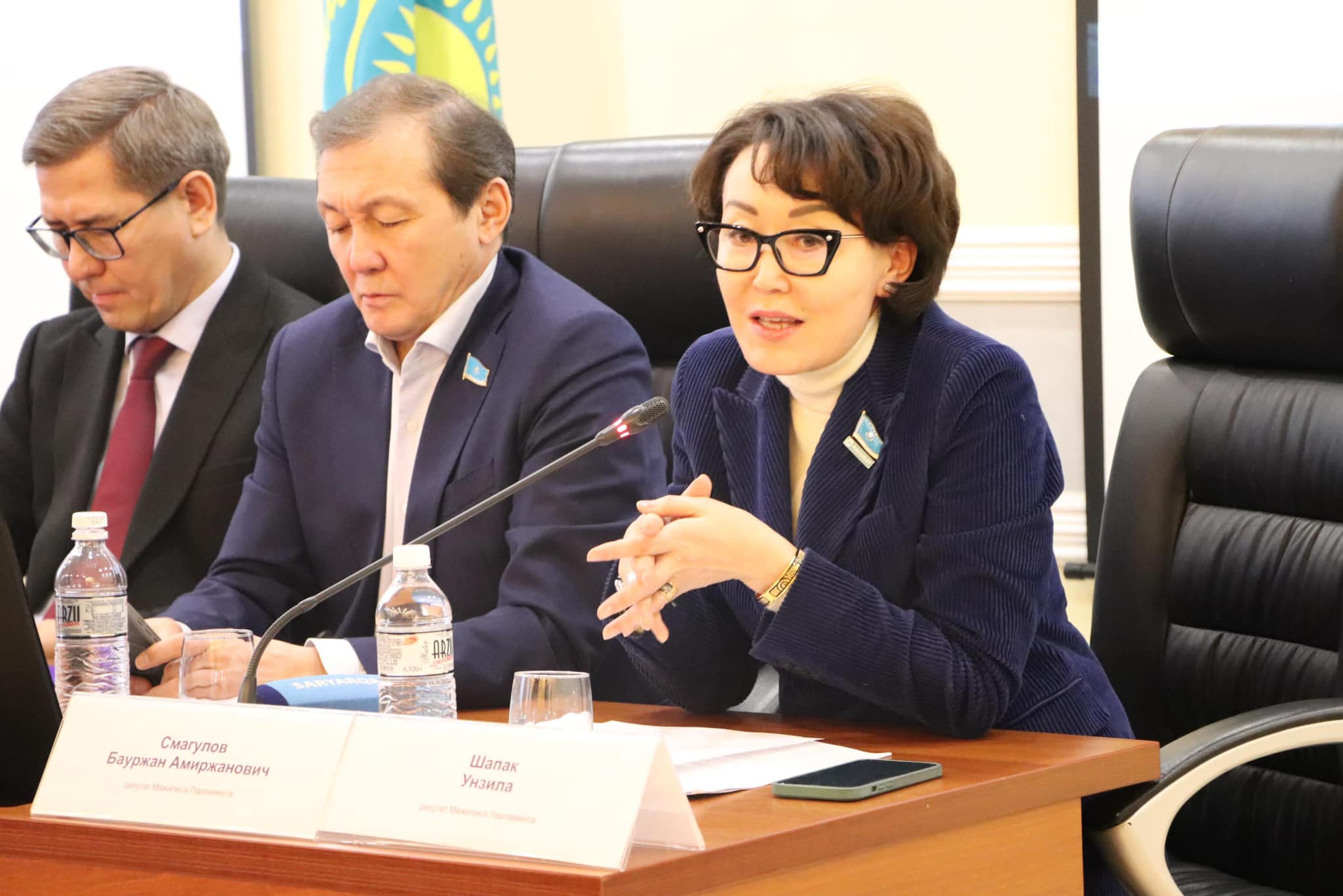 Қарағанды қаласында білім беру саласының қызметкерлерімен кездесуде