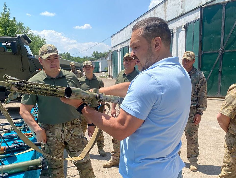 Член Комитета по международным делам, обороне и безопасности К.В. Авершин посетил воинские части пограничной службы КНБ РК