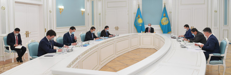 Под председательством Президента Касым-Жомарта Токаева состоялся совещание, на котором были рассмотрены обновленный прогноз развития страны и предложения по уточнению республиканского бюджета