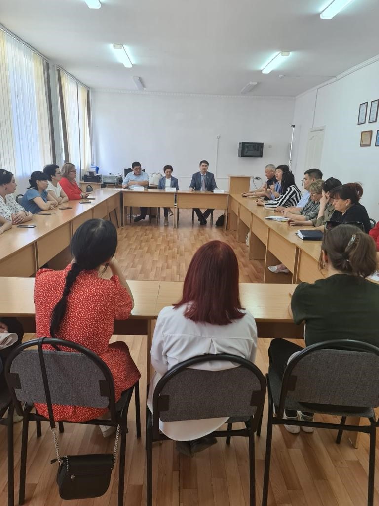   Депутаты Мажилиса посетили Павлодарский монтажный колледж и колледж сферы обслуживания. 