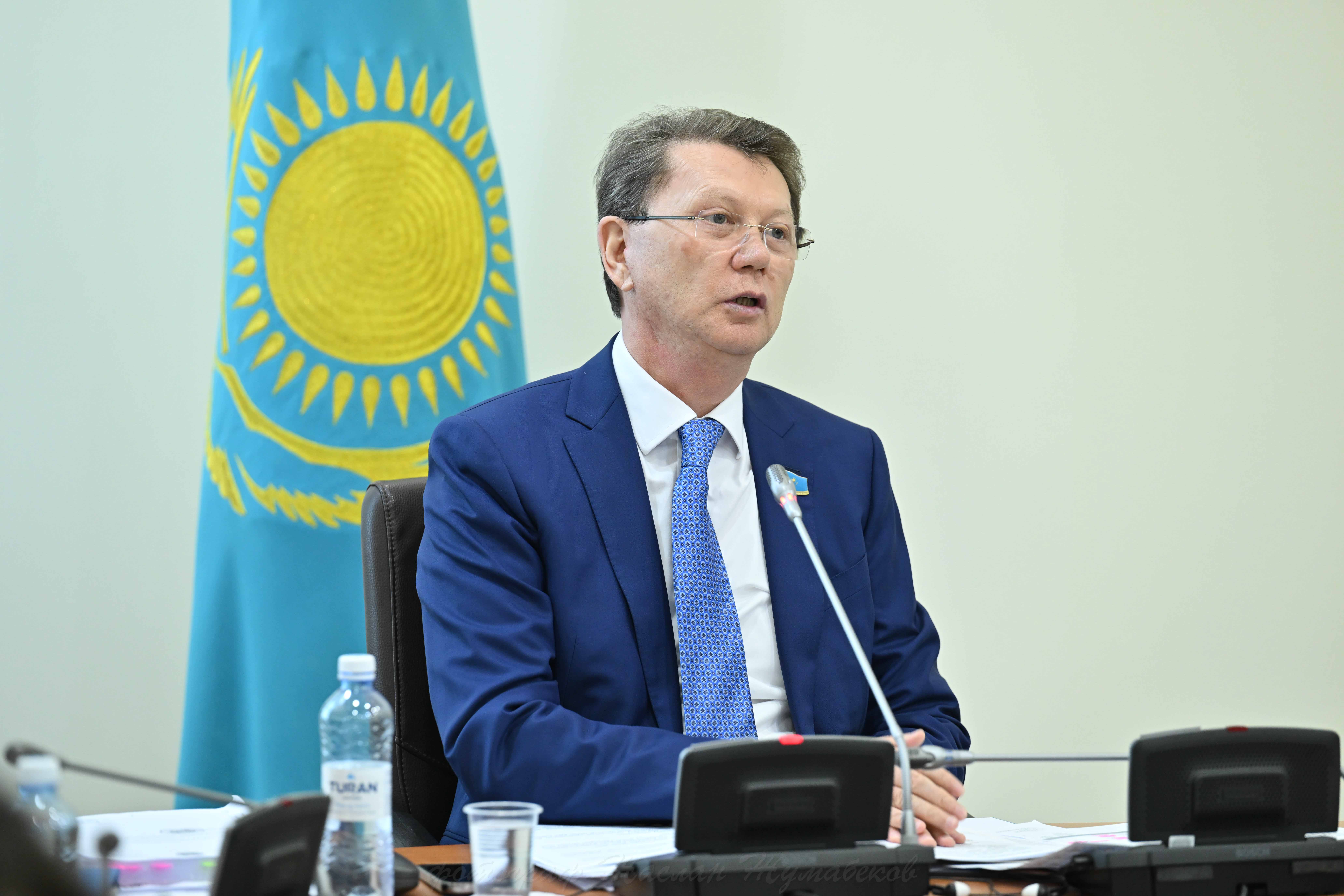 бюджет бойынша жұмыс тобының отырысы өтуде