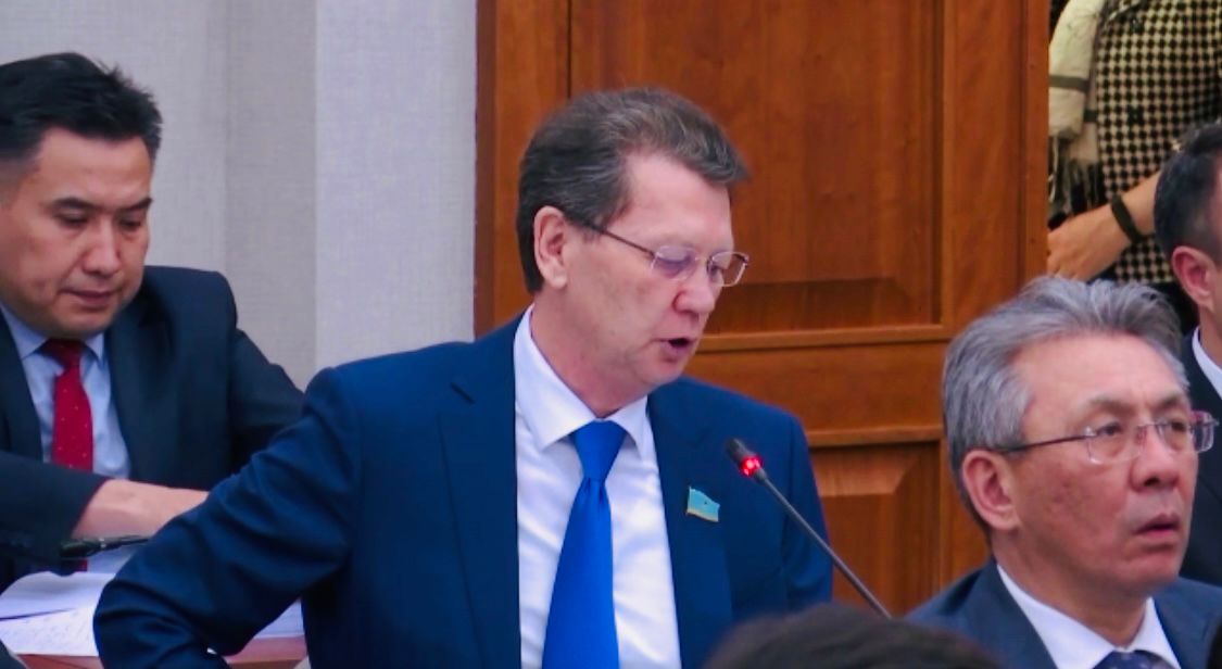 Мәжілісте 2022 жылғы республикалық бюджеттің атқарылуы туралы есептің таныстырылымы өтті 