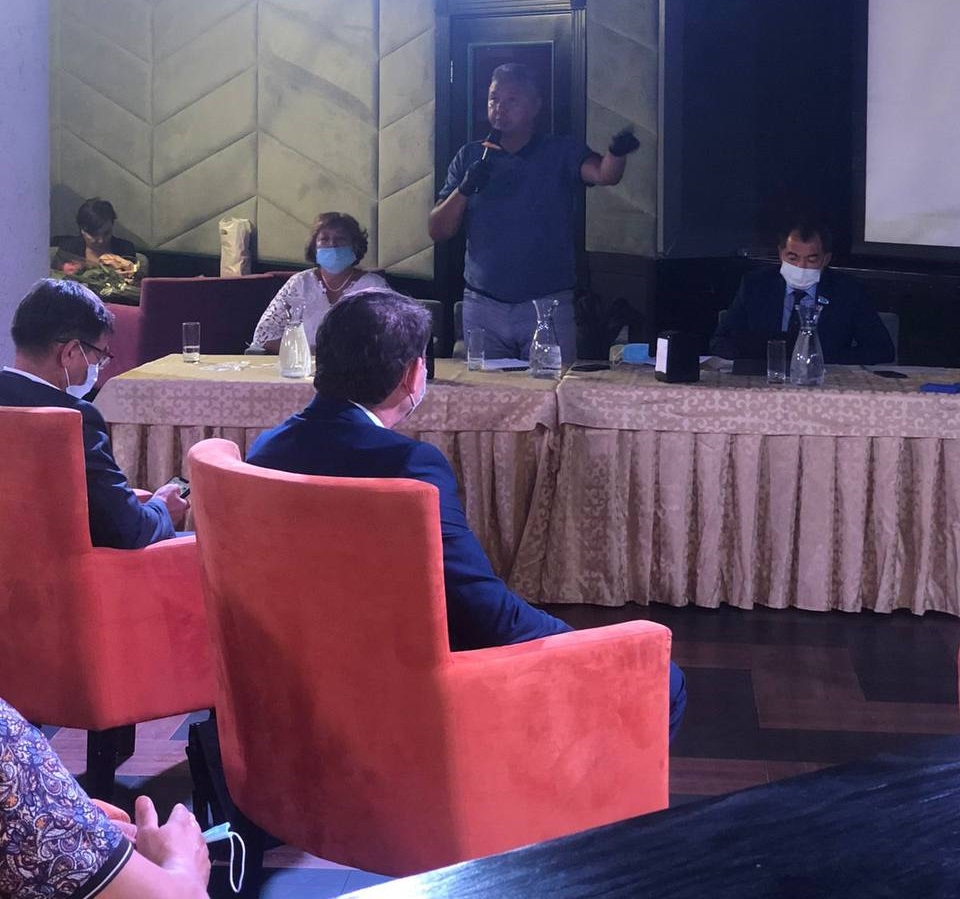 Азат Перуашев обсудил актуальные вопросы с предпринимателями в Караганде