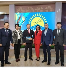 "Astana" телеарнасы,"Айтарым бар"бағдарламасы.Тақырып: "Amanat"партиясының жаңғыруы және қандай өзгерістер болады.