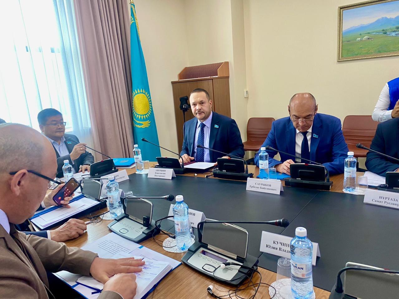 Қазақстан Республикасы Парламенті Мәжілісінің Халықаралық істер, қорғаныс және қауіпсіздік комитетінің тақырыптық отырысы