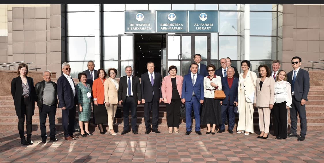"Қазақстан Республикасының конституциялық құқығы" оқу пәнінің 2 томдық академиялық курс оқулығы басылып шықты.