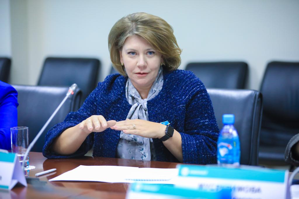 "AMANAT" партиясының Орталық аппаратында партия хатшысы Ш. Т. Каринованың қатысуымен диалог алаңының кезекті отырысы өтті.