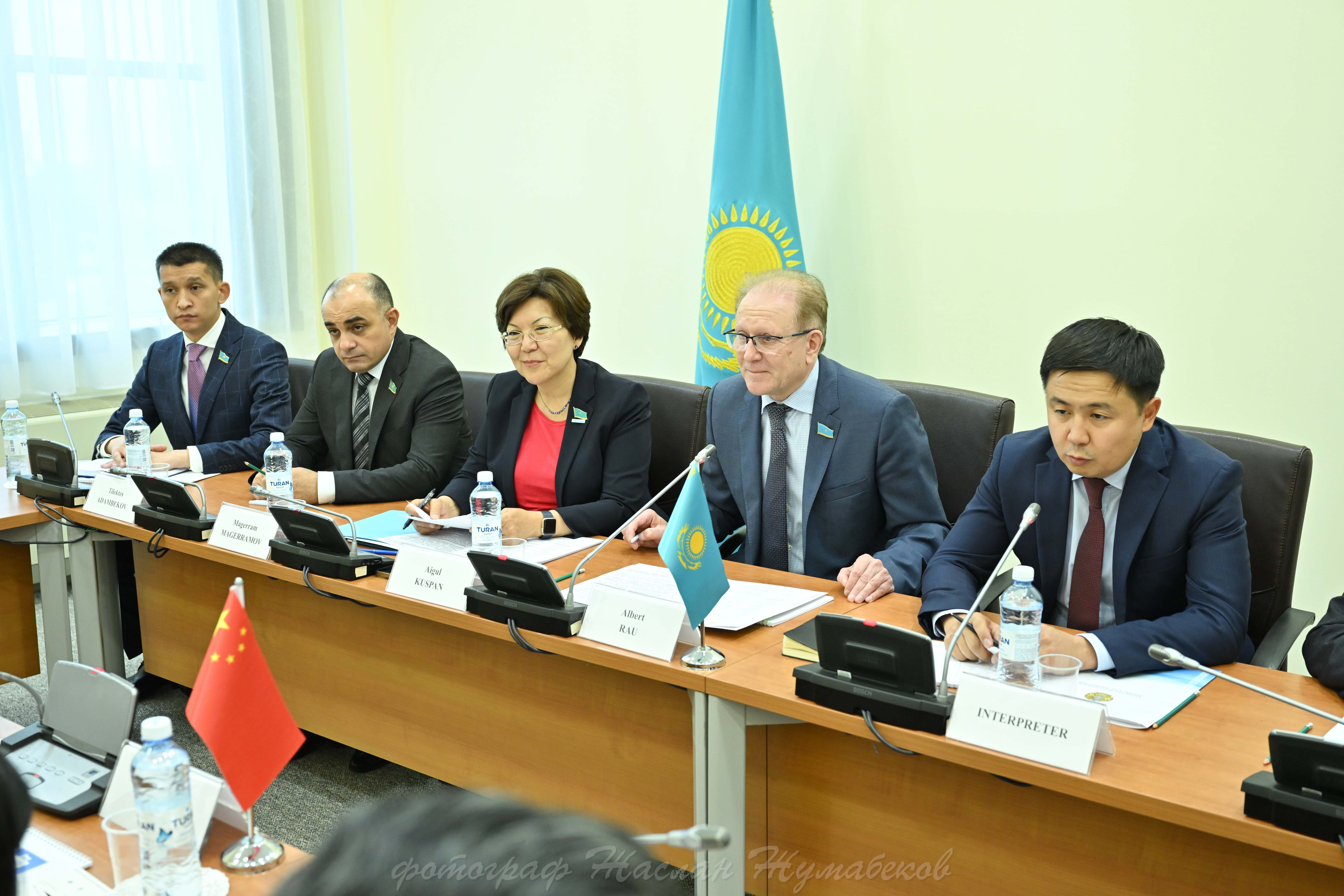 Обсудили вопросы казахстанско-китайского сотрудничества 