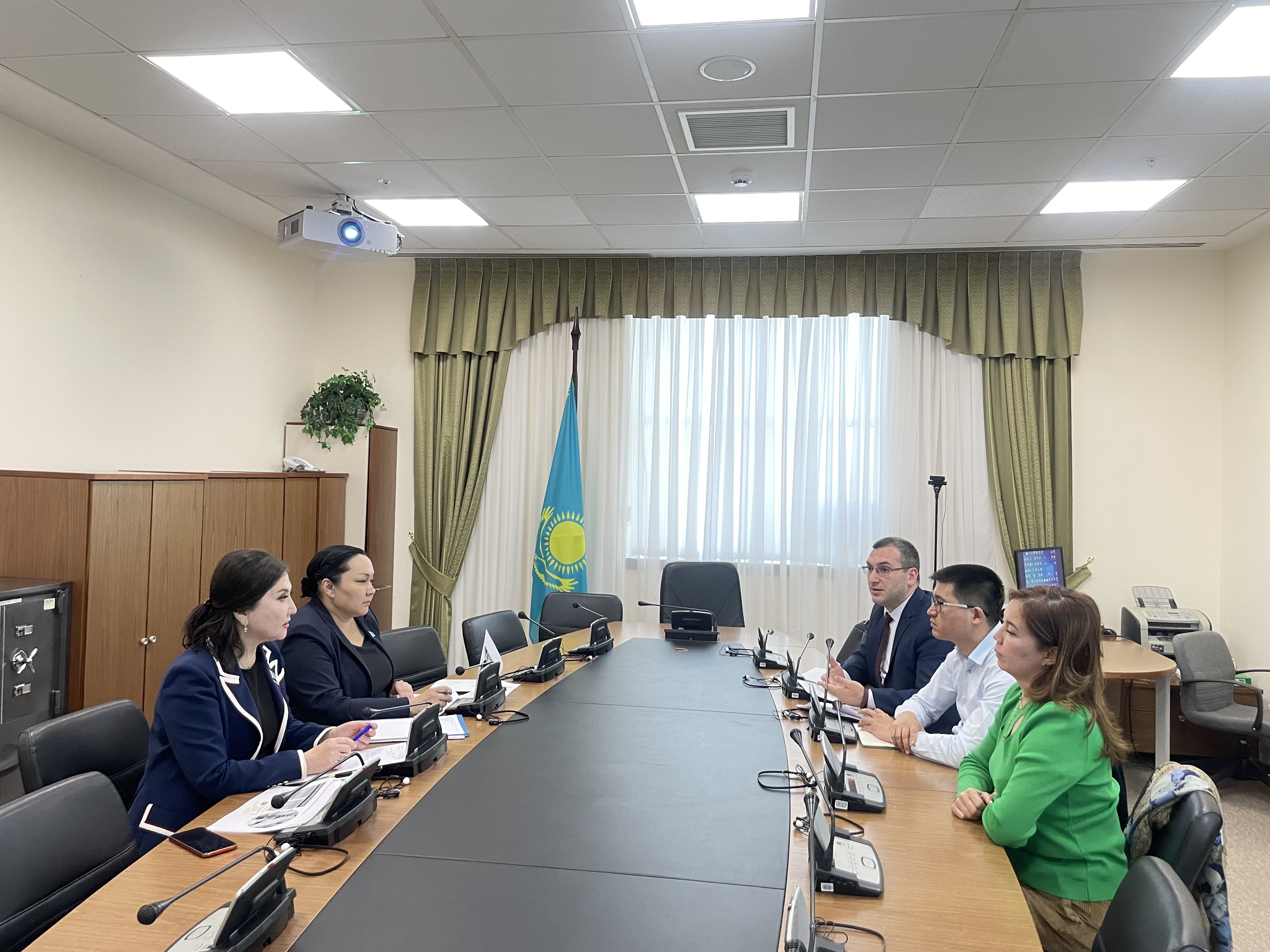 Денсаулық сақтау мәселелері бойынша өтетін дөңгелек үстелге дайындықты пысықтадық. 