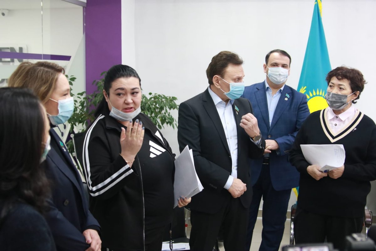 Павлодарские мамы, воспитывающие детей-инвалидов, просят депутатов снизить им пенсионный возраст