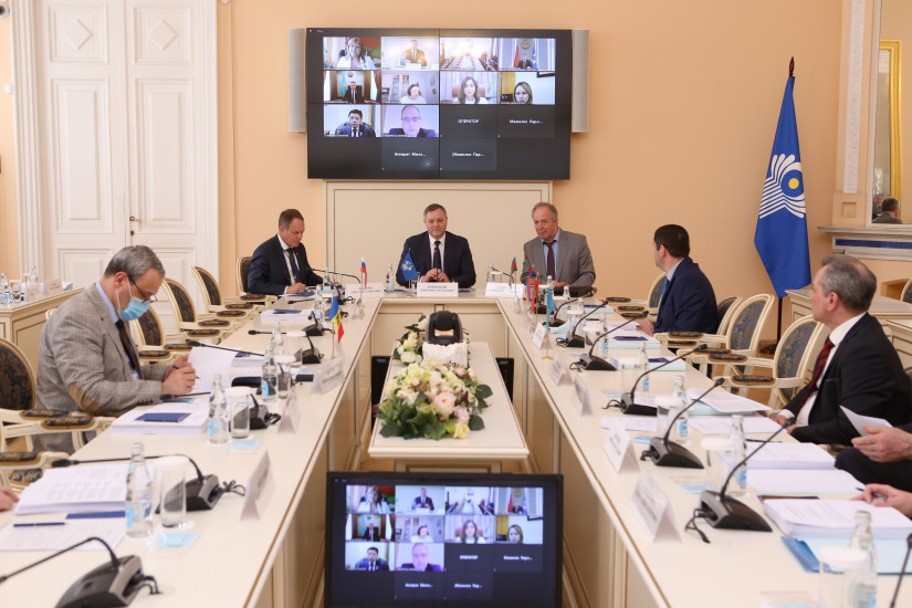В Таврическом дворце состоялось заседание Постоянной комиссии МПА СНГ по правовым вопросам.