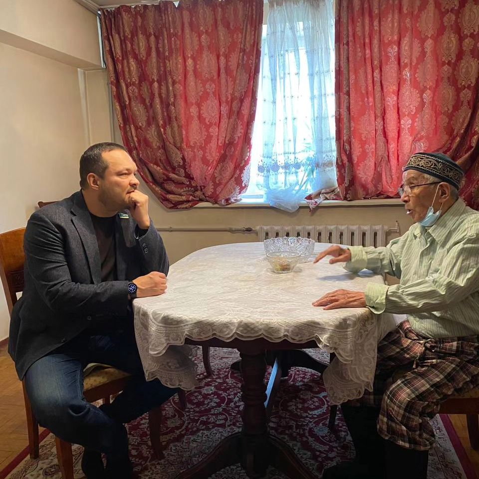 Встретился с ветераном Великой Отечественной войны Кадыргали Амангельдиевичем