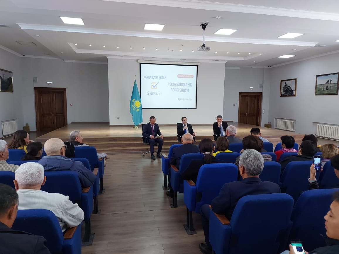 Встреча в в Казахском Университете путей сообщения по разъяснению Конституционной реформы Президента 