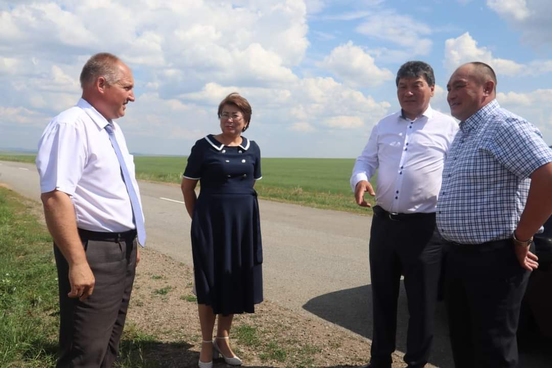 Депутат Аскарбек Уисимбаев встретился с жителями села Приозерное Сандыктауского района