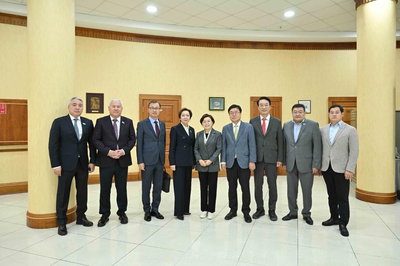 Встреча с представителями делегации во главе с заместителем председателя Комитета по земле, инфраструктуре и транспорту Национальной Ассамблеи Республики Корея Ким Чжон Чжэ