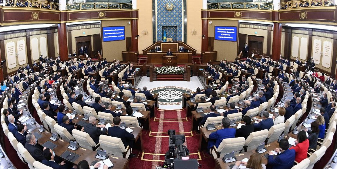 «Ак жол»: Парламент должен утверждать не только бюджет, но и программу действий Правительства