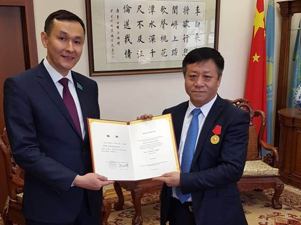 А. Конуров встретился с Послом КНР в РК Чжан Ханьхой