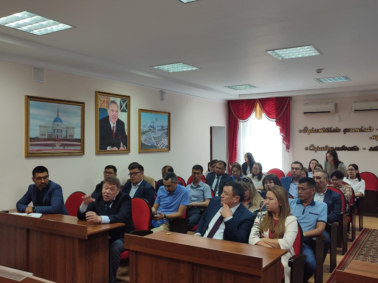 08.07.2022г. проведены три встречи  и прием граждан: с сотрудниками юстиции, государственными и частными судебными исполнителями, работниками нотариата и адвокатуры  города Костанайской области и г. Костаная