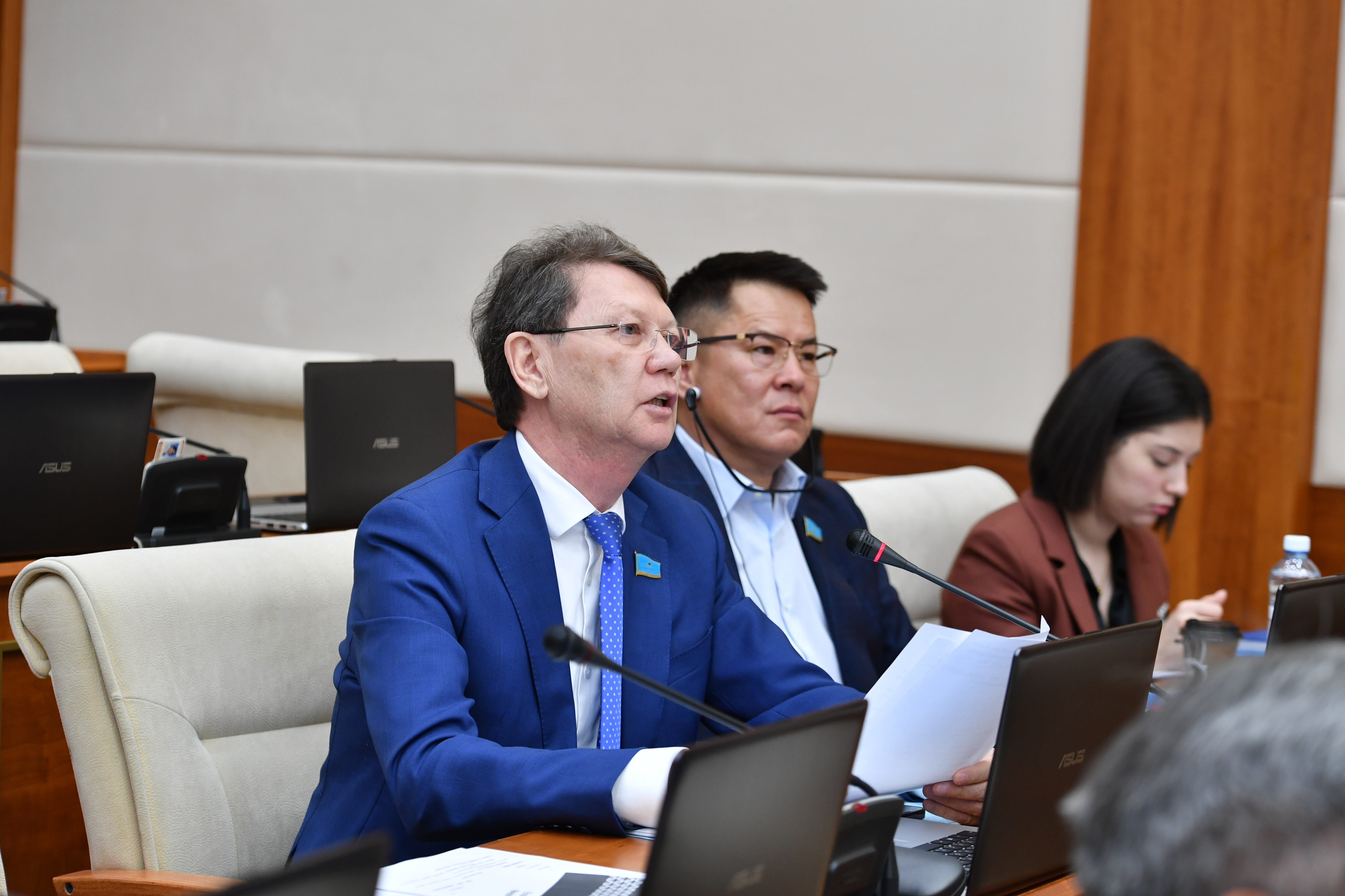 Мәжілісте өткен Үкімет сағатында өңірлік стандарттар жүйесінің ерекшеліктері талқыланды