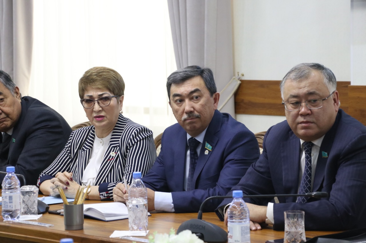 Встреча с членами депутатской фракции в Карагандинском областном,городском маслихатах  06 января 2020 года 