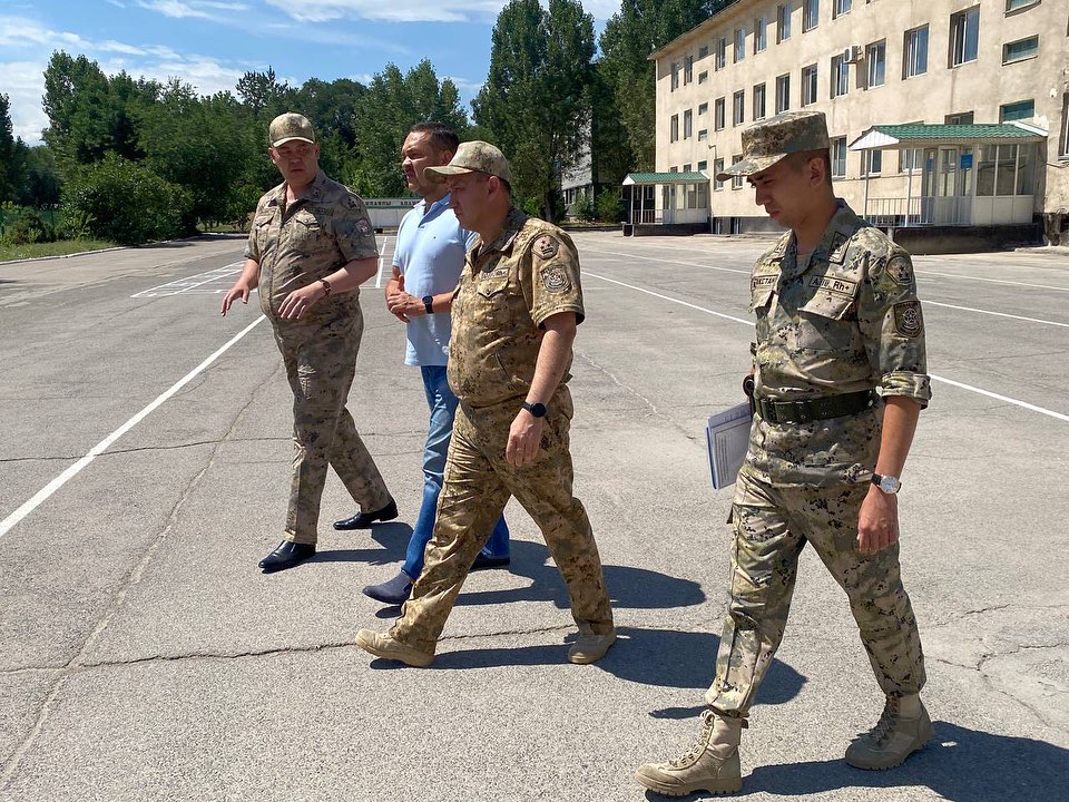 Халық қалаулысы шекарашылармен кездесті