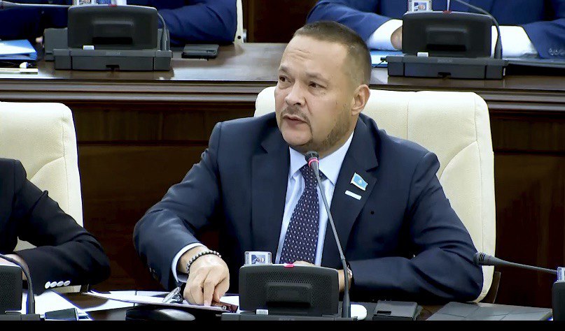 ПАРЛАМЕНТ МӘЖІЛІСІ ДЕПУТАТТАРЫНЫҢ ЖАЛПЫ ОТЫРЫСЫ