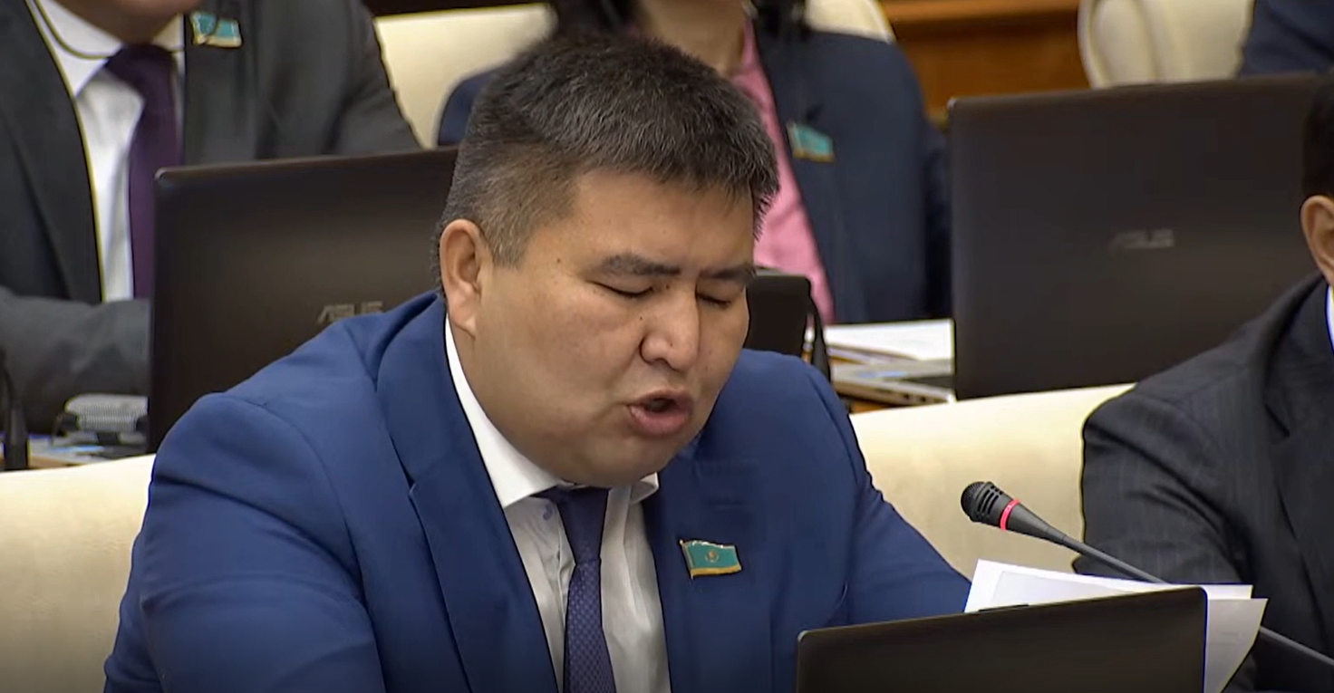 Депутат озвучил депутатский запрос на имя Министра науки и высшего образования Республики Казахстан касательно вопроса гуманитарных наук