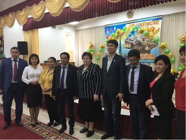 Ерлан Барлыбаев принял участие во встрече с трудовым коллективом школы
