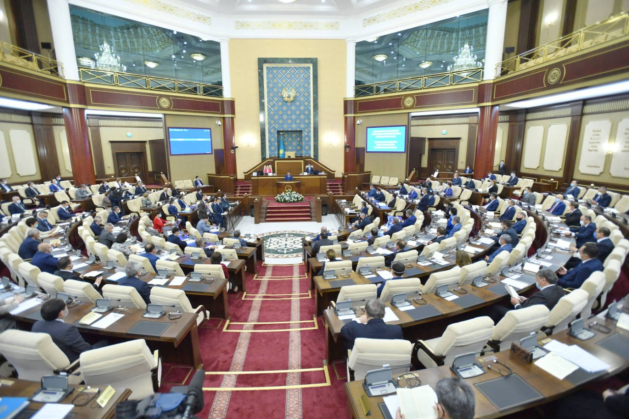 «Ак жол» предложил вернуть парламенту полномочия по утверждению программы действий Правительства  Пресс-релиз