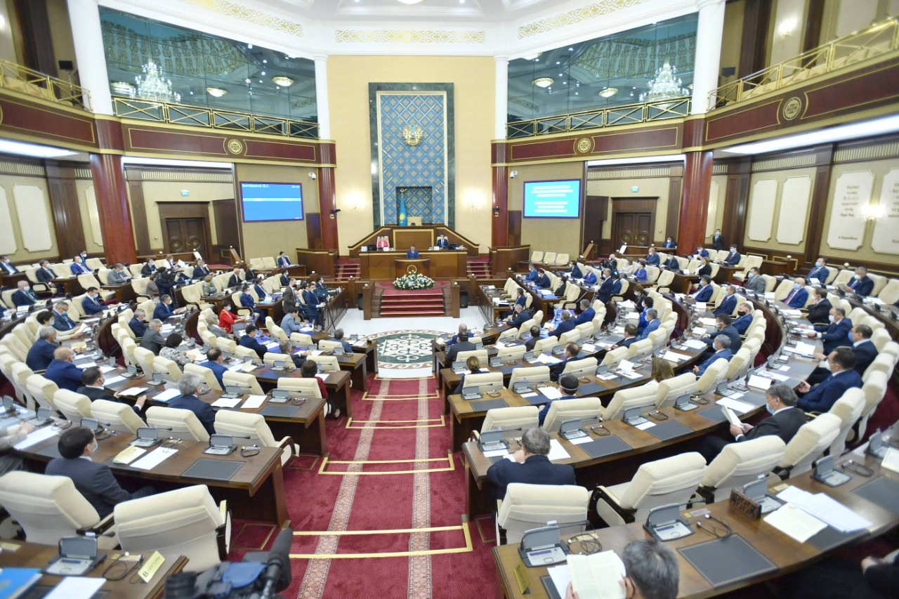 «Ақ жол» Парламентке Үкіметтің іс-қимыл бағдарламасын бекіту функциясын қайтаруды ұсынды